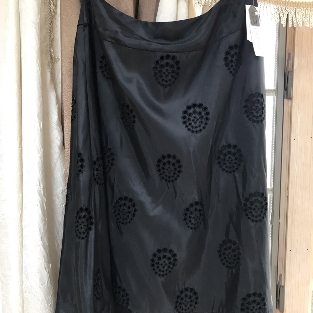 Elegant skirt size 14 HOT TREND 2024